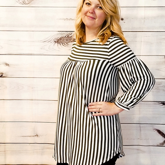 Striped "bell sleeve" top - Picture 1 of 2